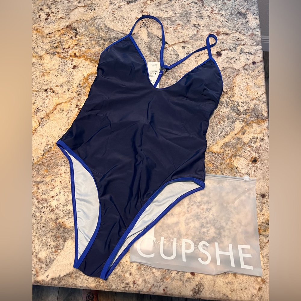 NWT!!!!! CUPSHE one piece tummy control racer back bathing suit size medium